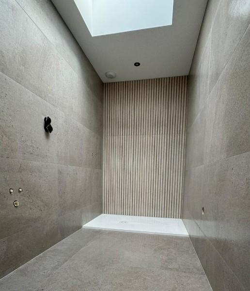 Pose de carrelage mural